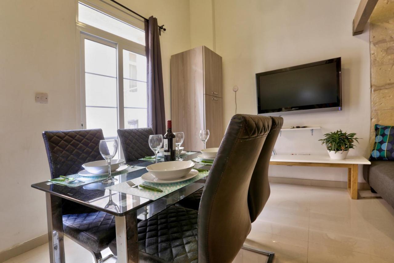 Charming Valletta 1 Bedroom Apartment Off Republic Street Sleeps 4 Exterior foto
